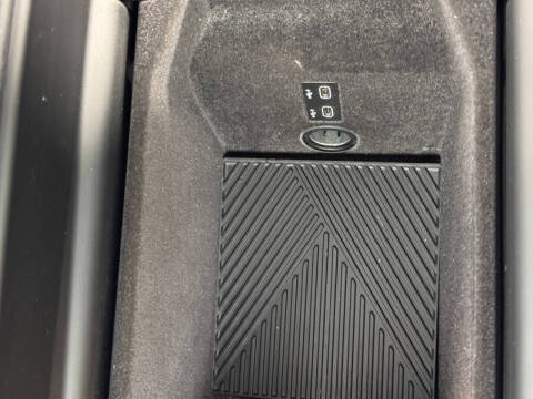 2023 BMW 7 Series 740i