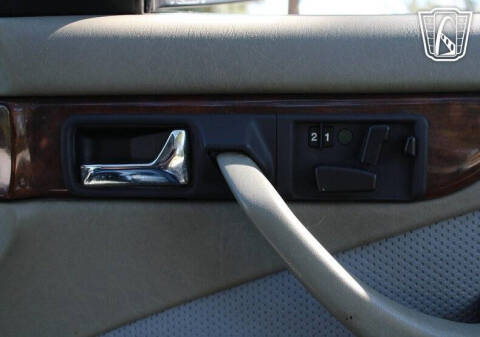 1988 Mercedes-Benz 560-Class 560 SEC