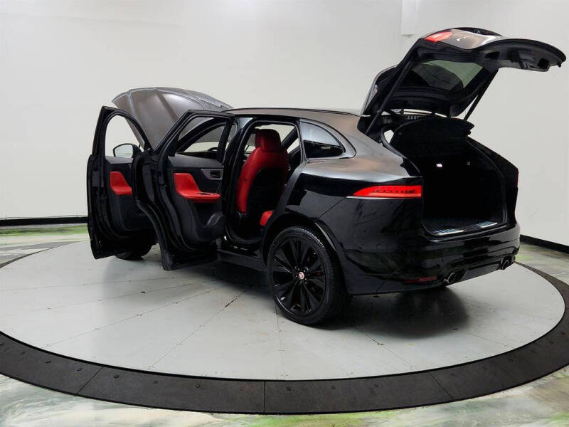 2019 Jaguar F-PACE S