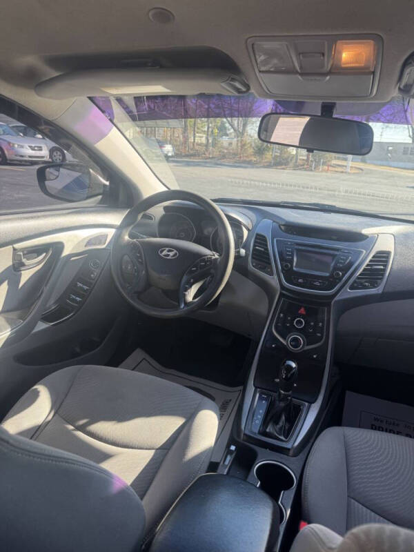 2014 Hyundai Elantra SE