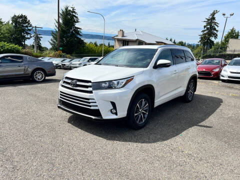 2018 Toyota Highlander for sale at KARMA AUTO SALES in Federal Way WA