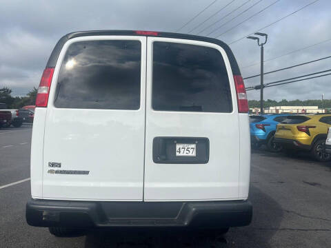 2024 Chevrolet Express LS 3500