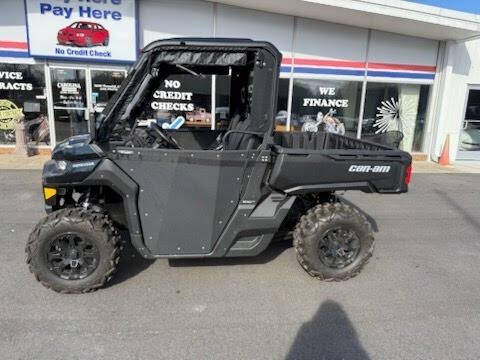 2023 Can-Am Defender HD10