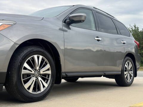 2017 Nissan Pathfinder SL