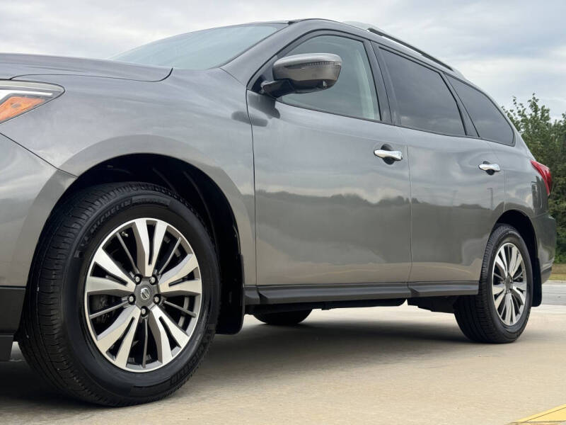 2017 Nissan Pathfinder SL