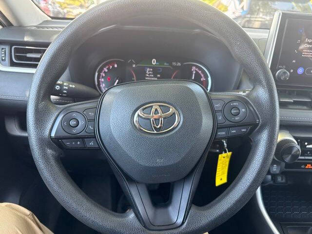 2024 Toyota RAV4 LE