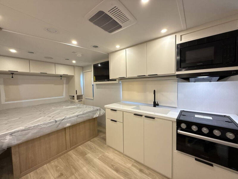 2026 Winnebago Thrive