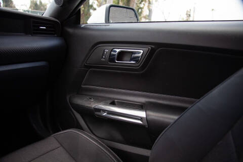 2016 Ford Mustang V6