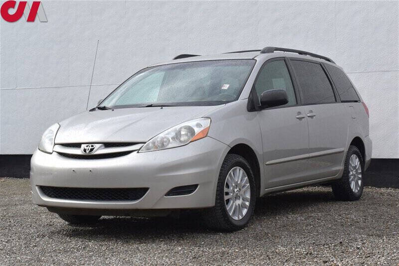2008 Toyota Sienna LE 7-Passenger