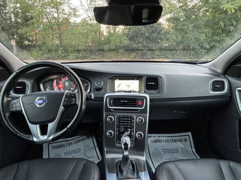 2016 Volvo V60 Cross Country T5