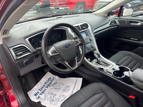 2016 Ford Fusion SE
