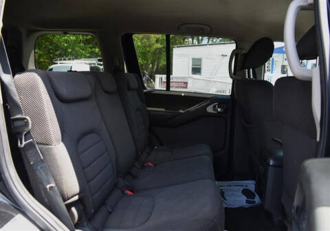 2010 Nissan Pathfinder LE