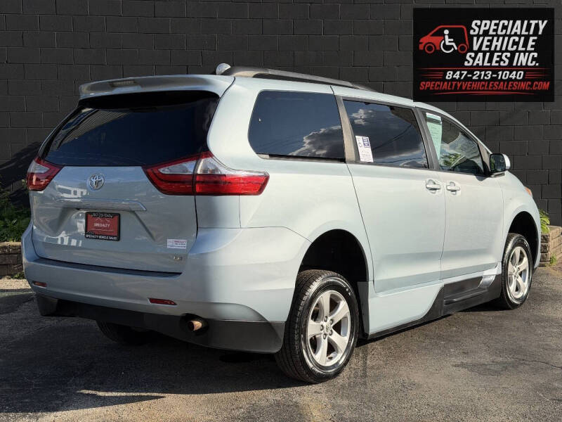 2015 Toyota Sienna LE Mobility 7-Passenger