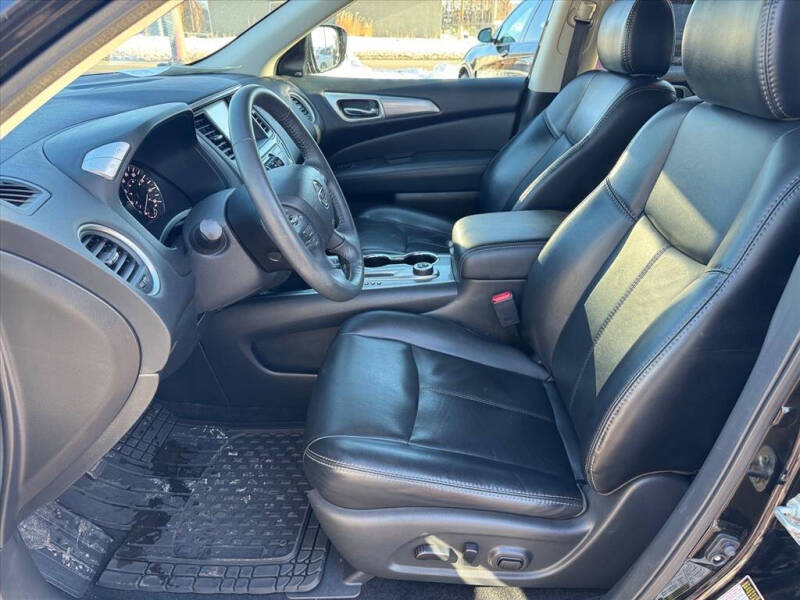 2017 Nissan Pathfinder SL