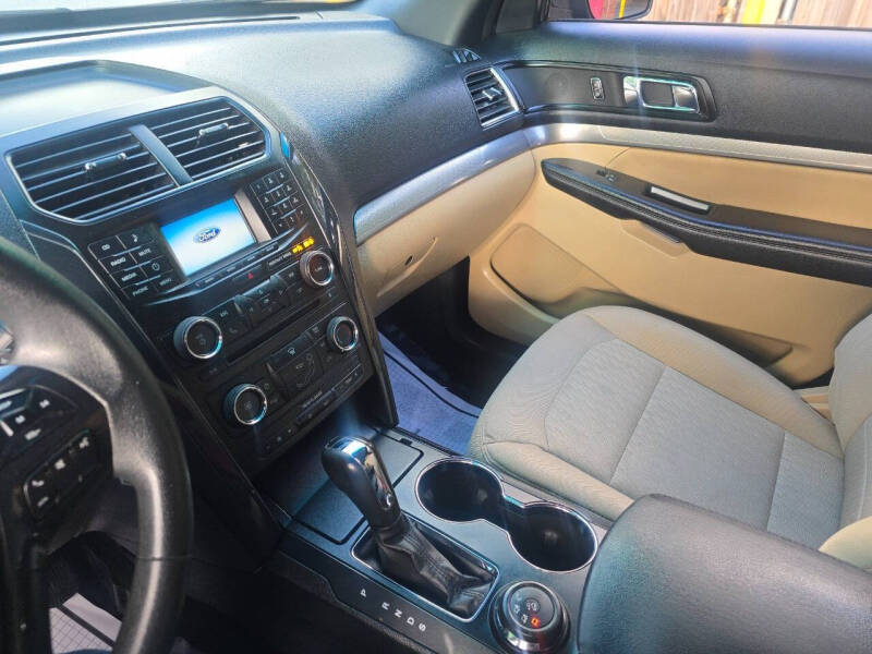 2016 Ford Explorer