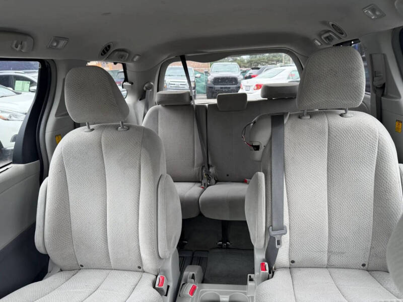 2012 Toyota Sienna