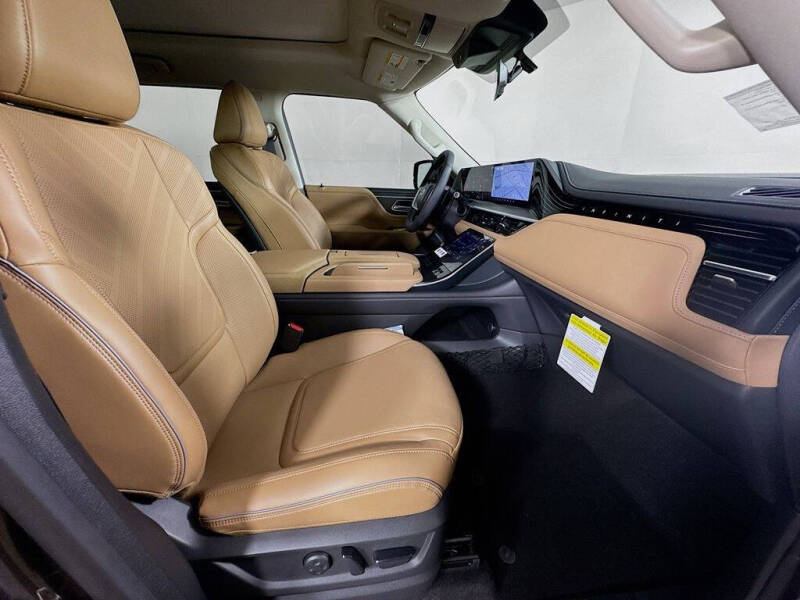 2026 Infiniti QX80 Luxe