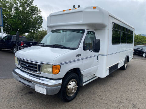 2004 Ford E-Series for sale at Steve Johnson Auto World in West Jefferson NC