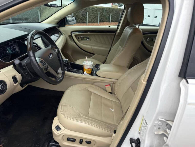 2015 Ford Taurus Limited