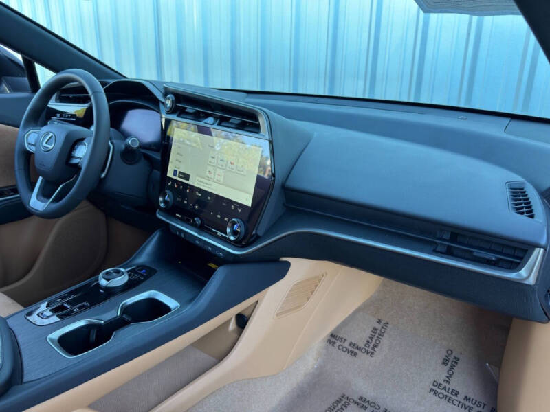 2023 Lexus RZ 450e Luxury