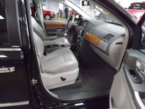 2010 Chrysler Town and Country Limited