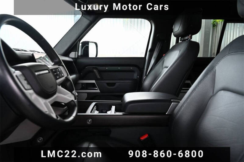 2023 Land Rover Defender 130 X-Dynamic SE