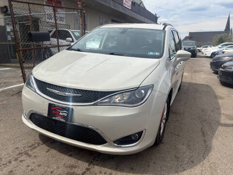 2017 Chrysler Pacifica Touring Plus