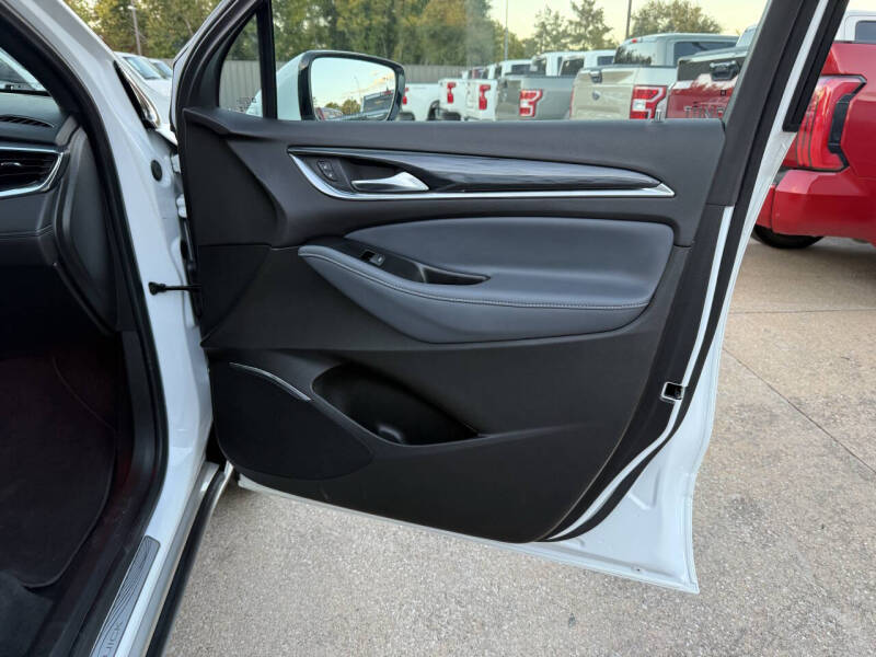 2022 Buick Enclave Essence