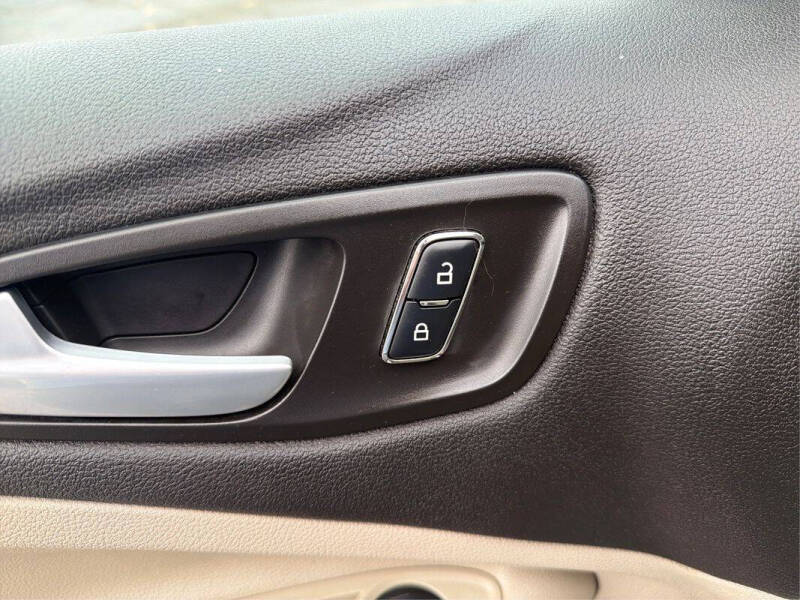 2015 Ford C-MAX Hybrid SE