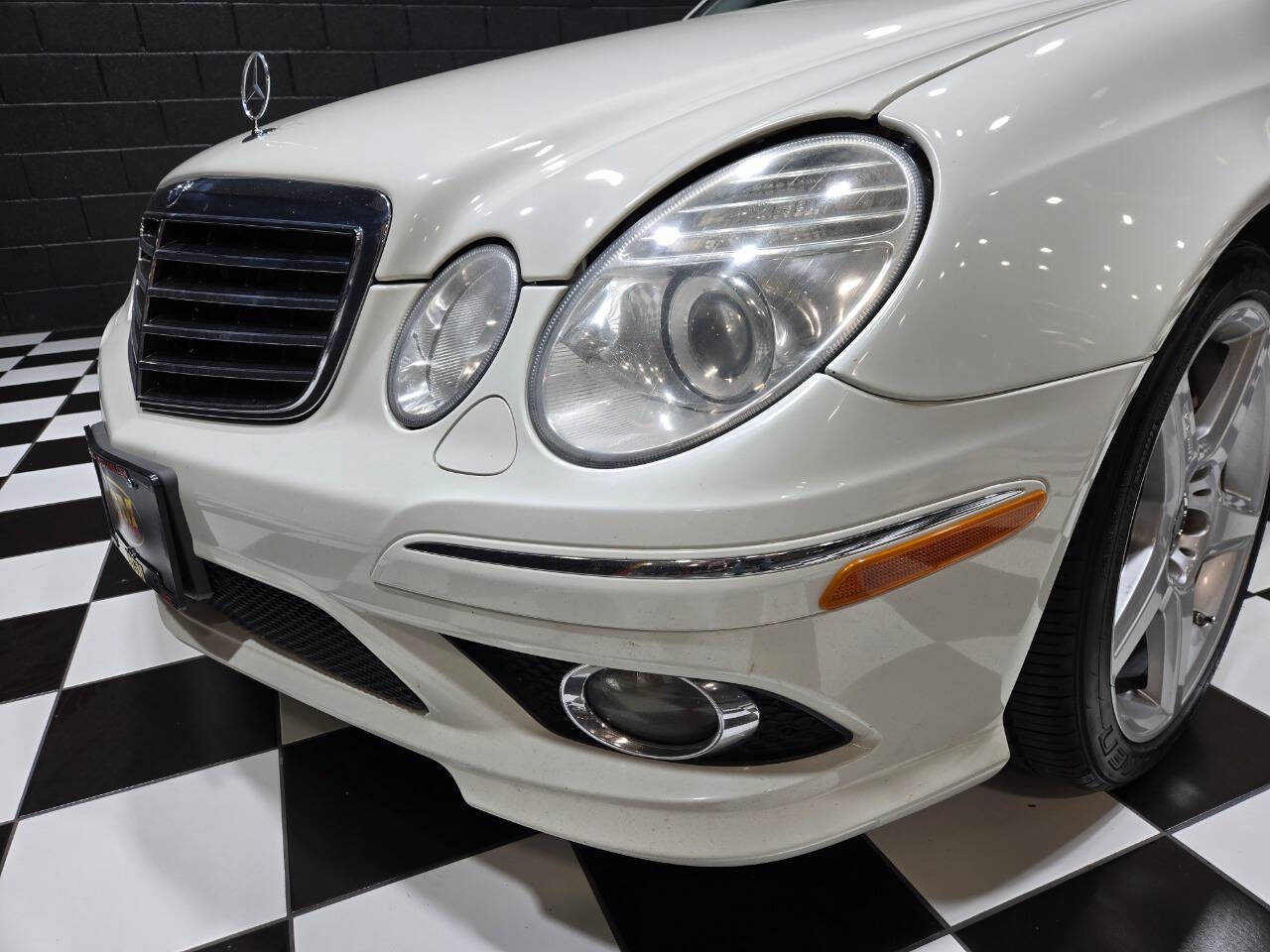 2009 Mercedes-Benz E-Class 15