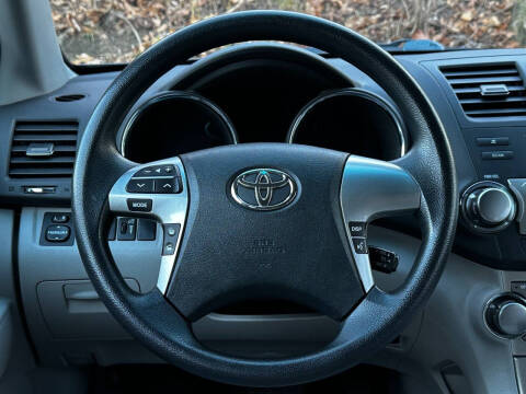 2012 Toyota Highlander SE