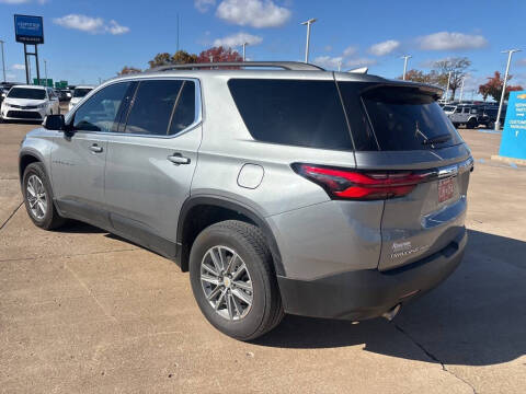 2023 Chevrolet Traverse LT Cloth