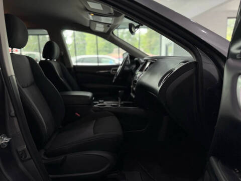 2020 Nissan Pathfinder S