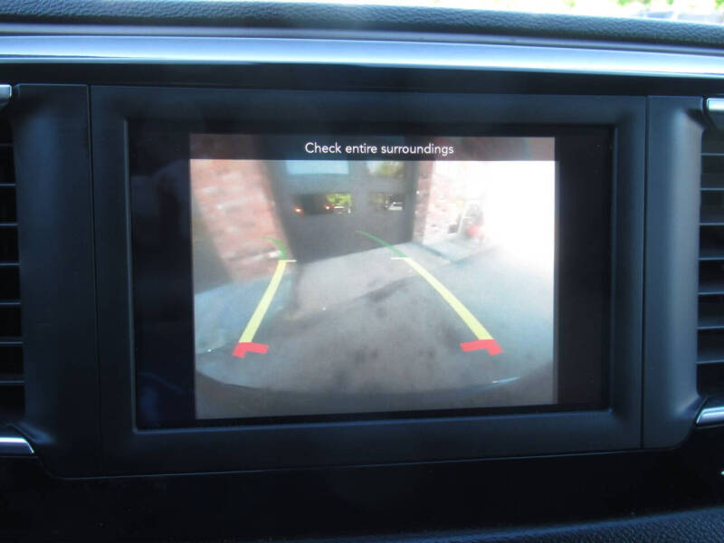 2020 Chrysler Voyager LX