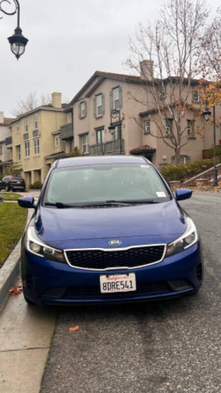 2018 Kia FORTE LX photo 2