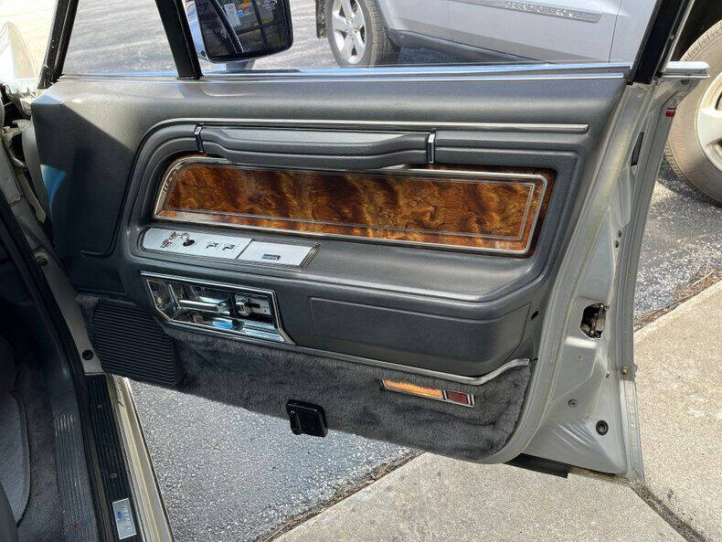 1984 Lincoln Town Car