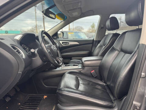 2018 Nissan Pathfinder SL