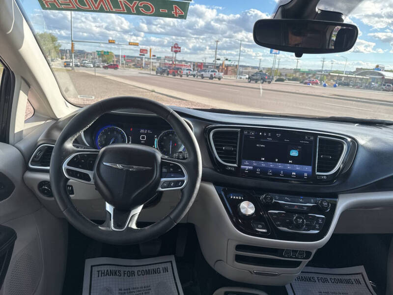 2024 Chrysler Pacifica Touring L