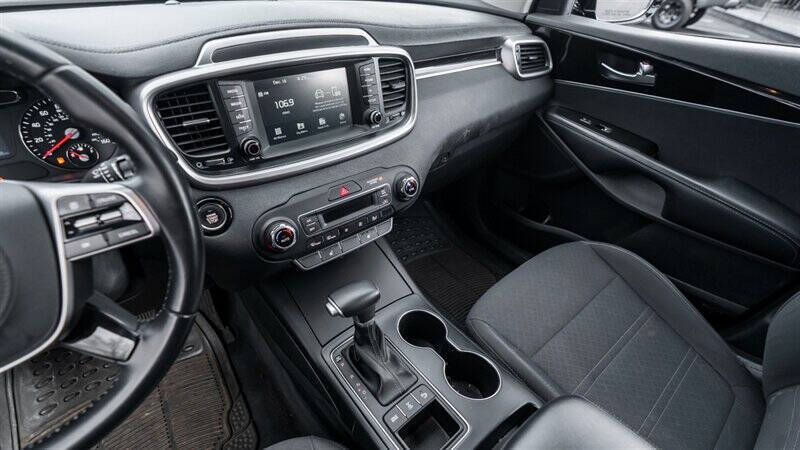 2020 Kia Sorento S V6