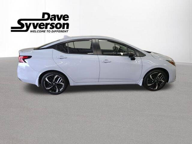 2025 Nissan Versa SR