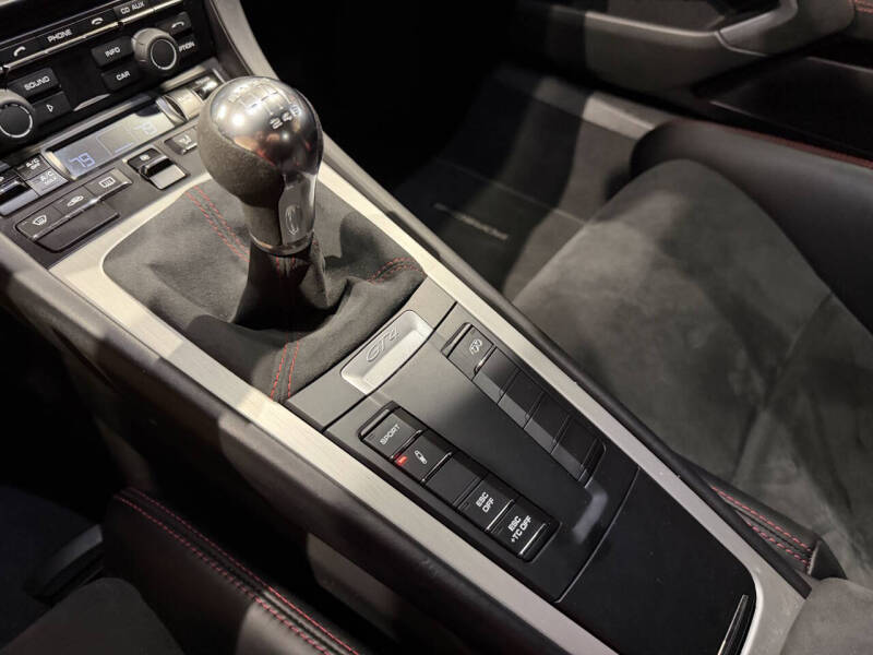 2016 Porsche Cayman GT4