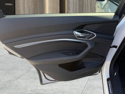 2024 Audi Q8 e-tron quattro Premium