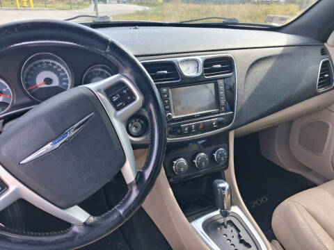 2011 Chrysler 200 Limited