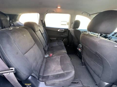 2015 Nissan Pathfinder SV