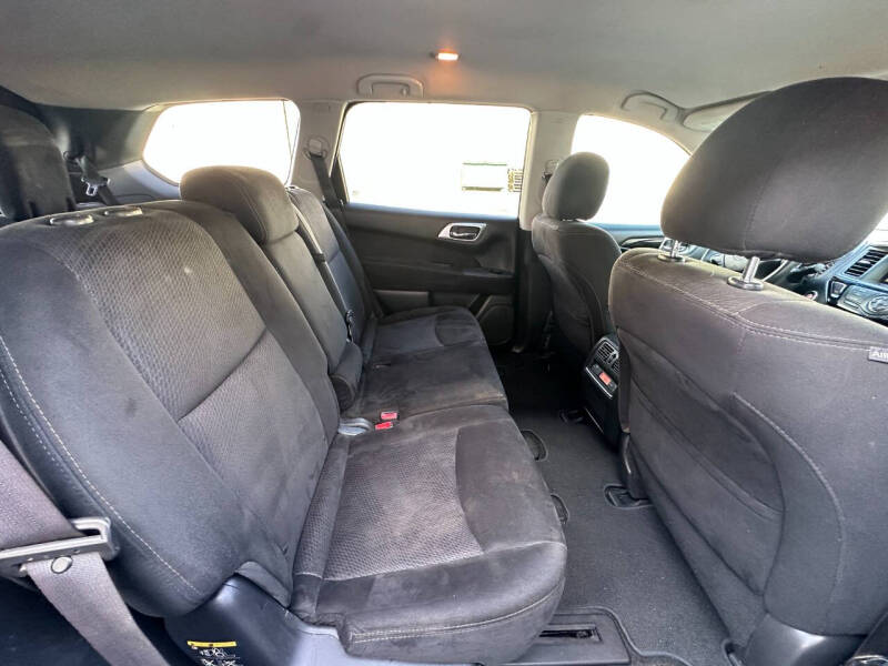 2015 Nissan Pathfinder SV