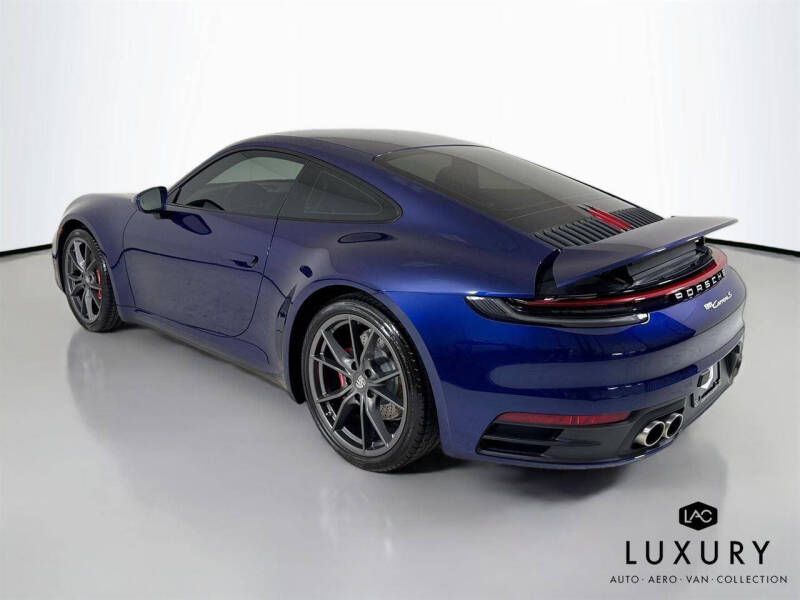 2022 Porsche 911 Carrera 4 GTS