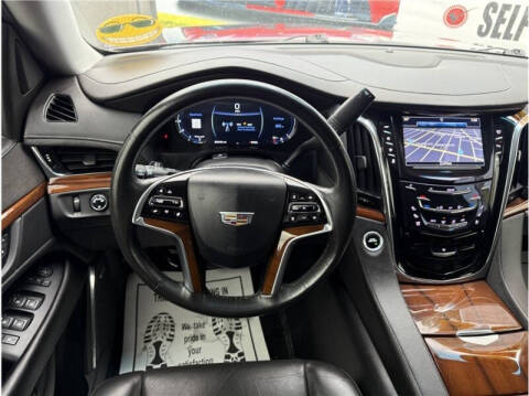 2017 Cadillac Escalade Standard