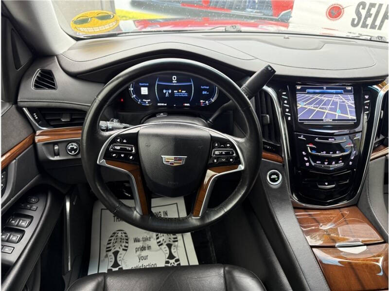 2017 Cadillac Escalade Standard