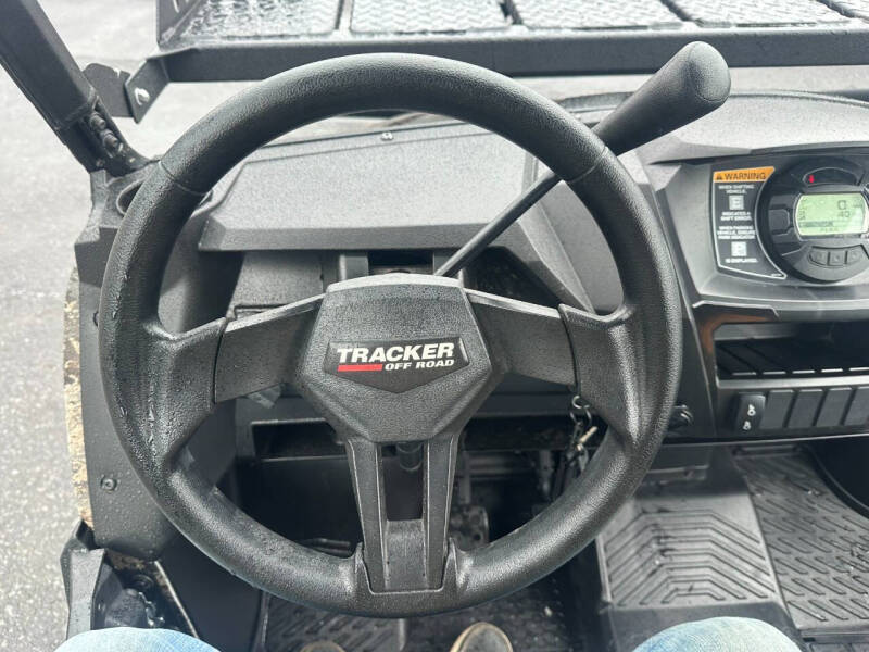 2023 TRACKER OFF ROAD 800 SE/LE