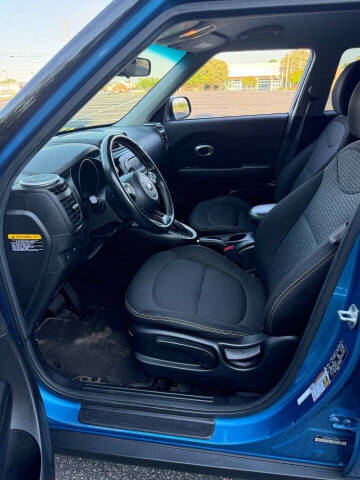 2016 Kia Soul +